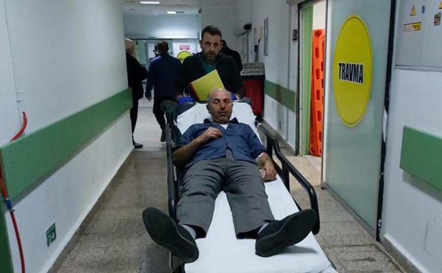 Ev sahibi ile kiracı arasında sopalı ve bıçaklı kavga: 8 yaralı