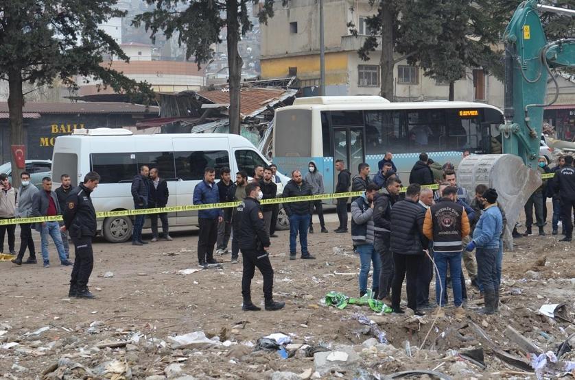 Depremin 49uncu gününde enkazdan bir kadın cesedi çıkartıldı
