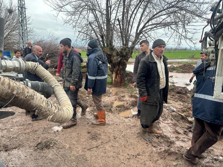 Elazığda sağanak; evler ve tarım arazileri su altında kaldı