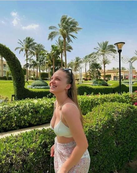 İpek Filiz Yazıcı, Mısırda bikinili poz verdi Takipçileri kayıtsız kalamadı