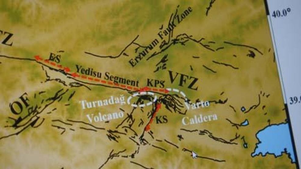 3 levhanın kesiştiği nokta Uzman isim hareketlilik var deyip uyardı: Kulağımız orada...
