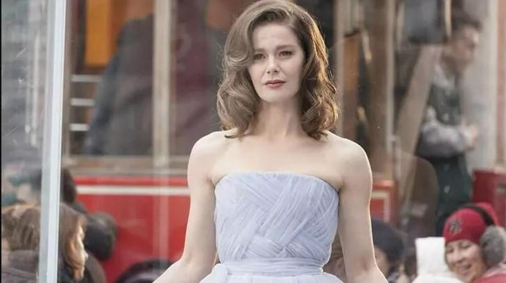 Burcu Biricike büyük övgü Nazar boncuğu koydu