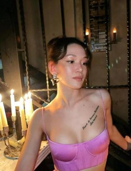 Hazal Subaşı güzelliği ile adeta büyüledi