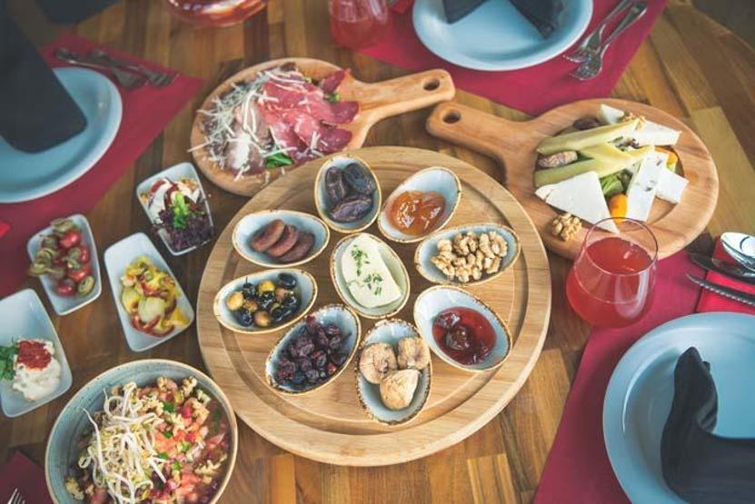 Uzun süre tok kalmanın sırrı bu besinlerde saklı Uzmanından iftar ve sahur için sağlıklı ipuçları