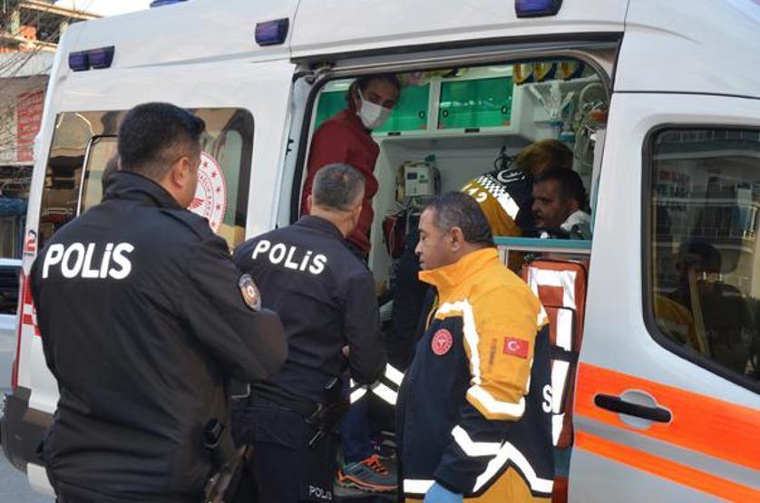Apartman otoparkında çıkan yangında 7 kişi dumanlardan etkilendi