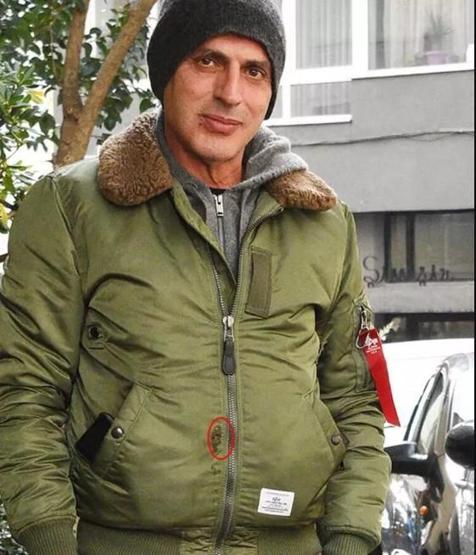 Teoman üzerine yemek döktü