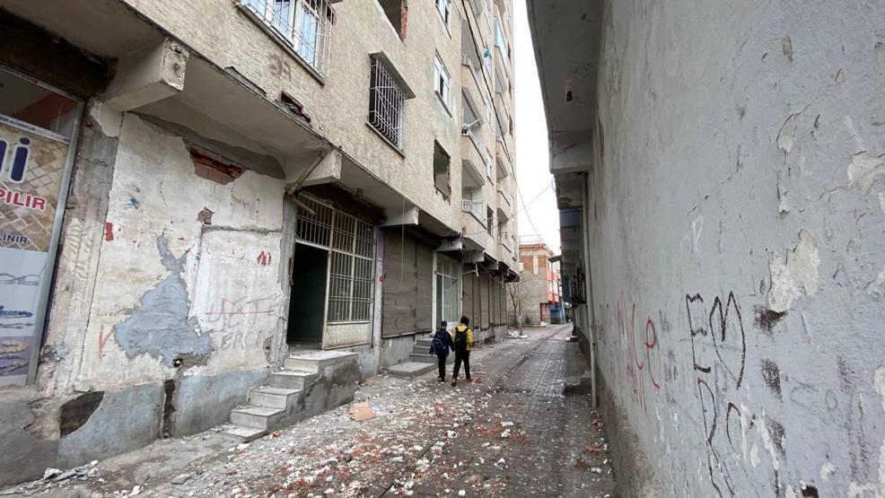 Uzman isim o noktayı uyardı: Küçük bir artçıda yıkılma durumu söz konusu