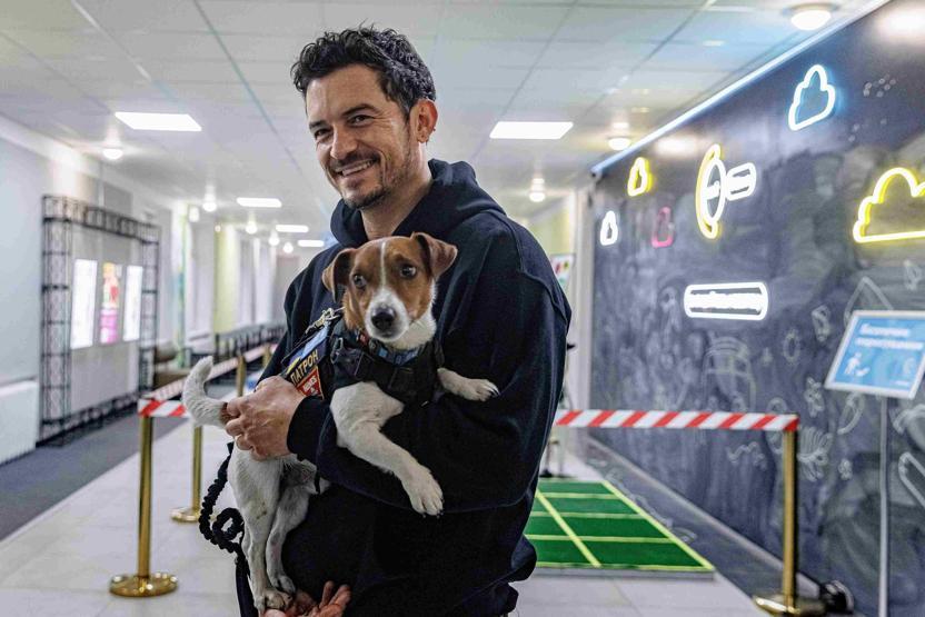 Orlando Bloom, Kiev’de savaştan etkilenen çocukları ziyaret etti