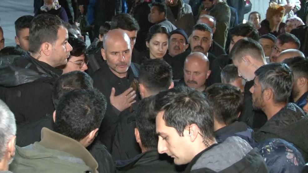 Bakan Soylu, iftarını depremzedelerle birlikte yaptı