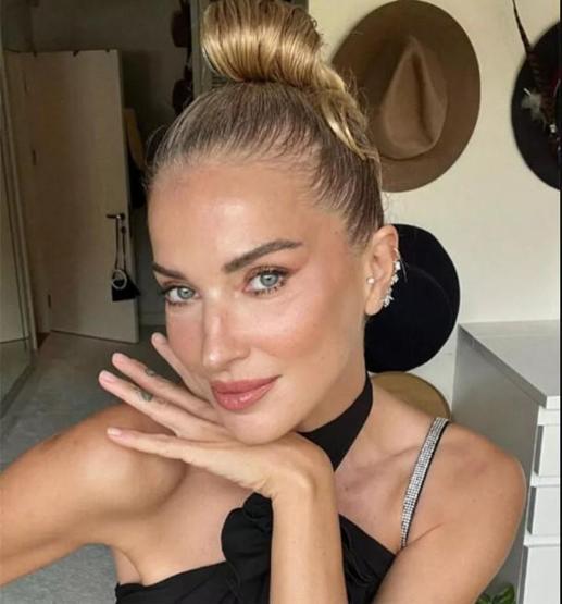 Burcu Esmersoy, Hataylı bir aileye kucak açtı