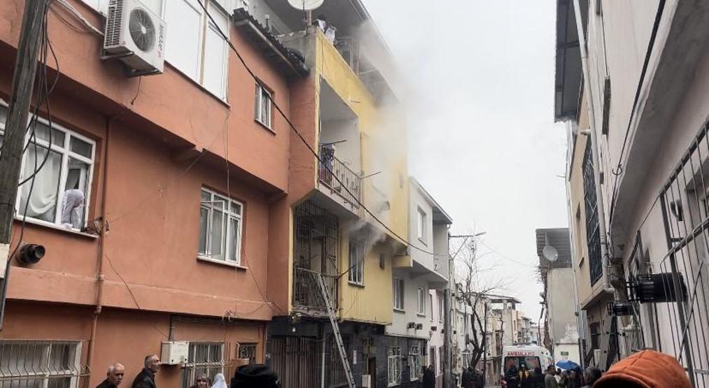 Bursa’da korkutan yangın: Saniyelerle kurtarıldılar