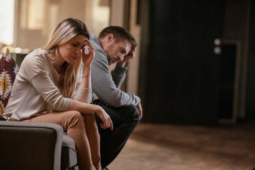 Duygusal şiddetin farklı bir türü: Love Bombing Partneriniz bu cümleleri kuruyorsa...