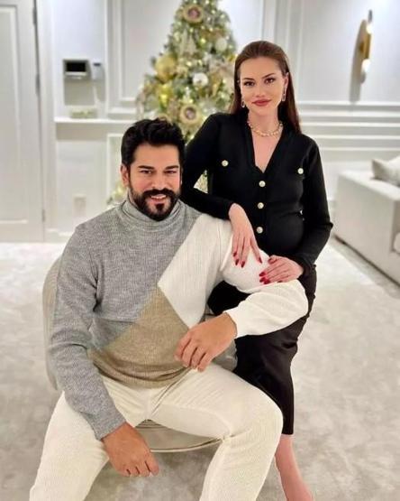 Burak Özçivit ve Fahriye Evcenden aşk pozu