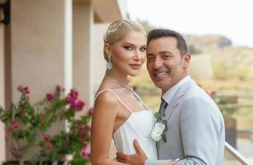 Mustafa Sandaldan eşi Melis Sütşurupa büyük destek