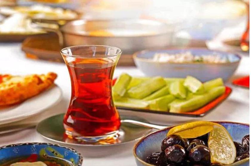Sahurda tok tutuyor diye yiyoruz ama uzak durun