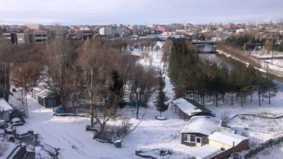 Fotoğraflar bugün çekildi: Nisan ayında kar