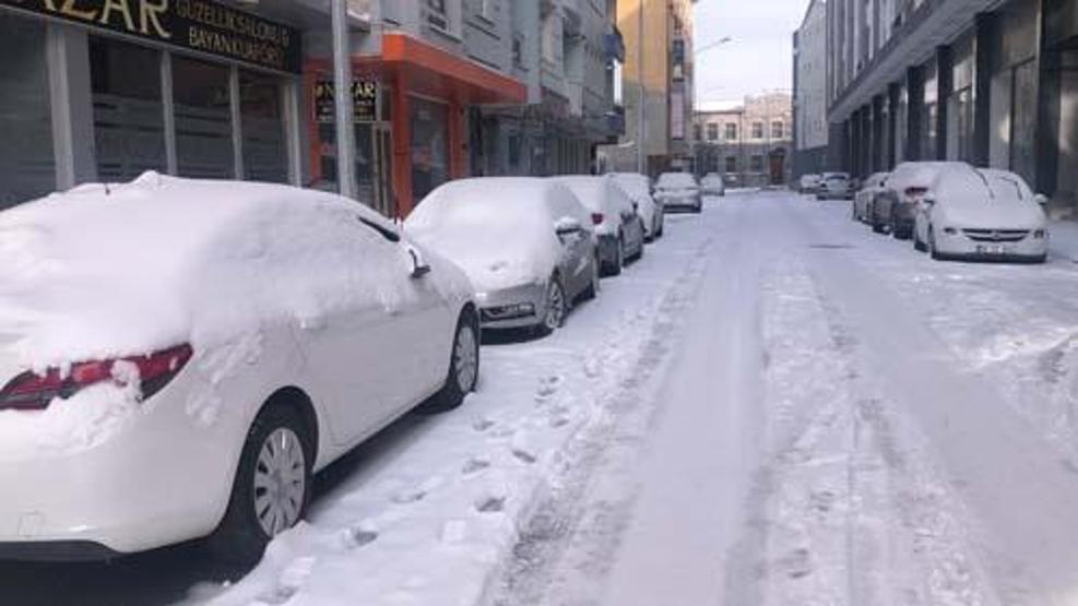 Fotoğraflar bugün çekildi: Nisan ayında kar