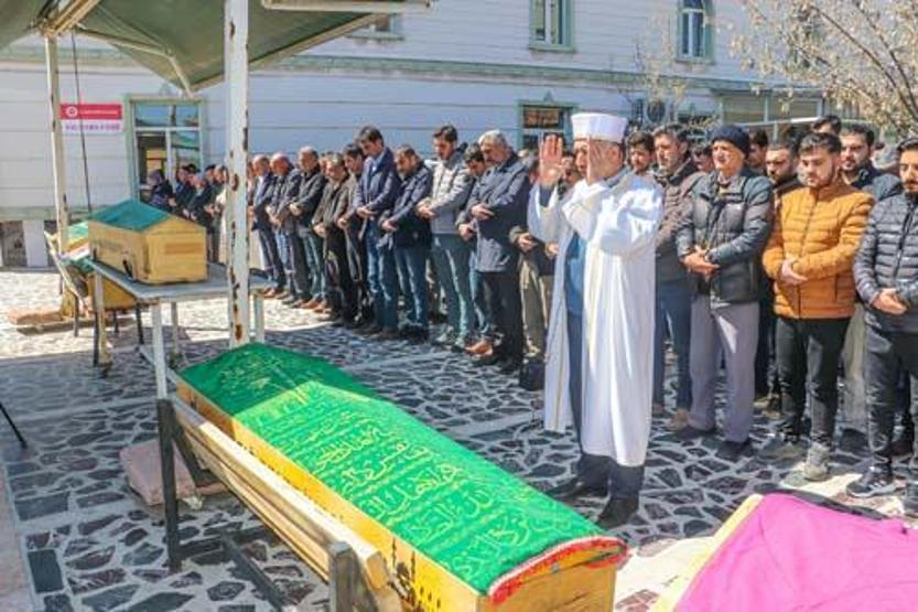 Elazığdaki aile katliamı: Son yolculuklarına uğurlandılar