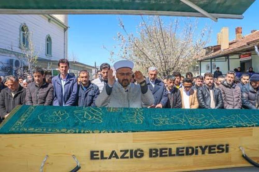 Elazığdaki aile katliamı: Son yolculuklarına uğurlandılar