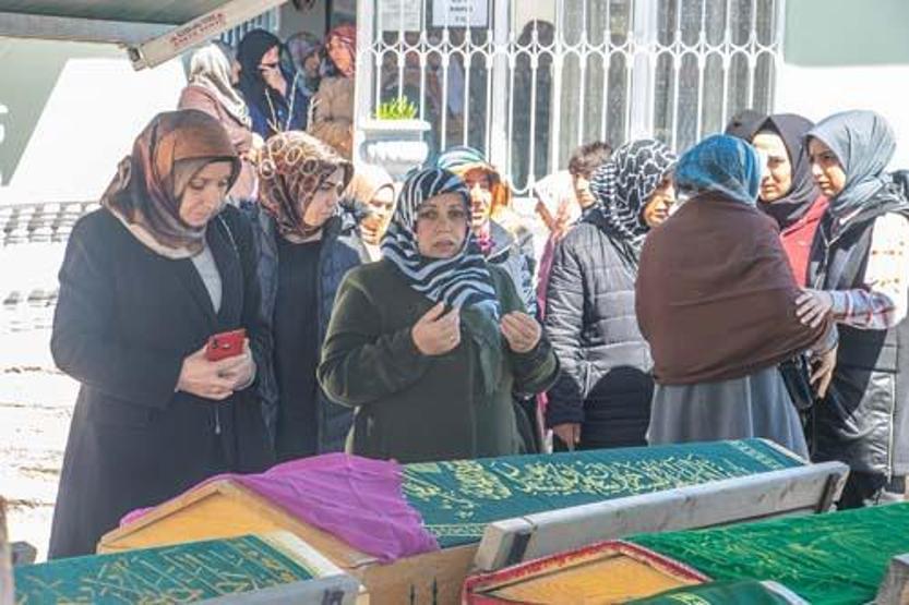 Elazığdaki aile katliamı: Son yolculuklarına uğurlandılar