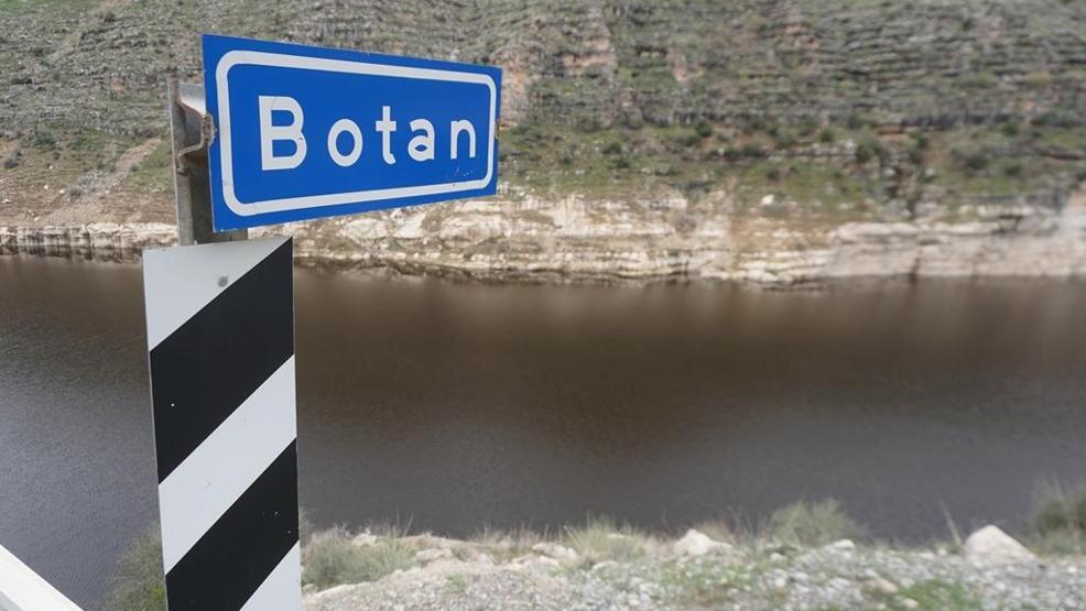Botan Çayının rengi siyaha döndü