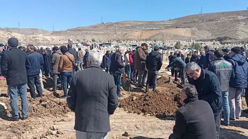 Ailesinden 5 kişiyi öldüren öğretmen, kripto borsasında para kaybetmiş