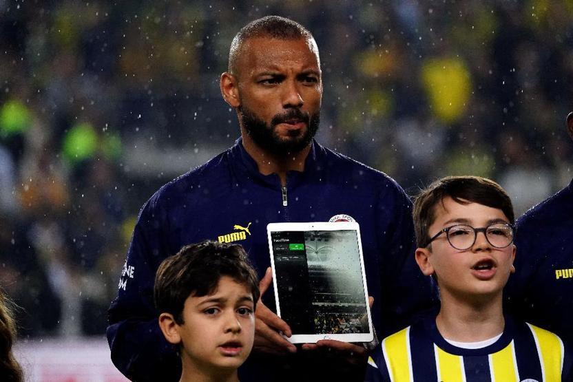 Fenerbahçe taraftarından Şenol Güneşe gönderme