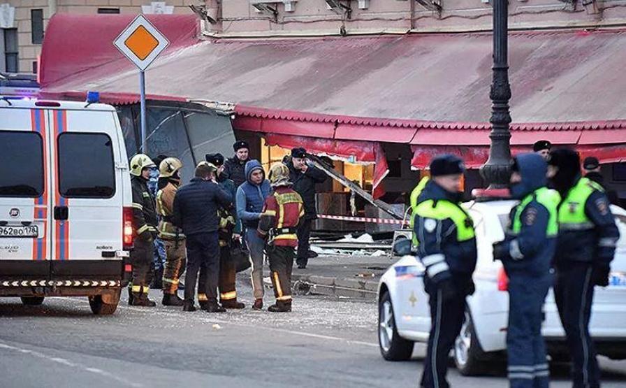 Yer: Putinin memleketi... Rusya şokta Hediye ile gelen bomba...