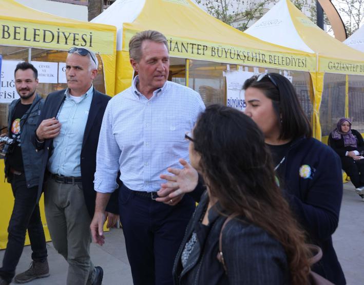 ABD Büyükelçisi Flake: Dünya Türkiye’ye olan borcunu ödüyor