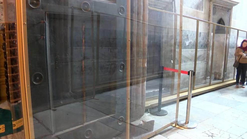 Ayasofya Camiinde aşınma önlemleri; 50 bin elin bir yere dokunduğunu düşünün