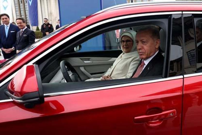 Cumhurbaşkanı Erdoğan Toggun direksiyonunda