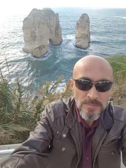 Eşini 40 kilometre kaput üzerinde götüren koca tutuklandı