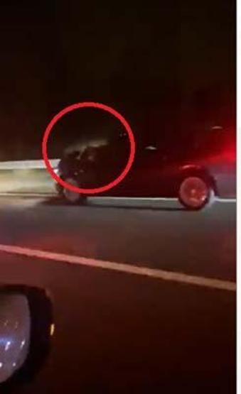 Eşini 40 kilometre kaput üzerinde götüren koca tutuklandı