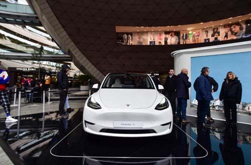 Teslimat mayıs ayında başlıyor: Tesla araçlara yoğun ilgi