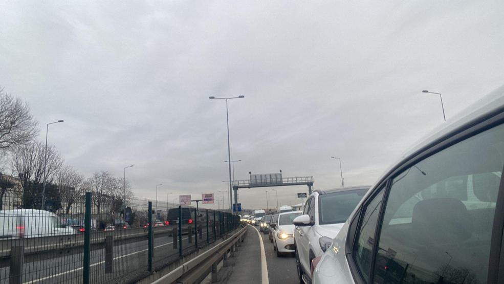 İstanbul’da trafiği kilitleyen kaza Avrasya Tüneli araç trafiğine yeniden açıldı