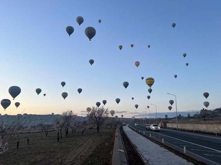 Kapadokya’yı 18 bin turist gökyüzünden izledi