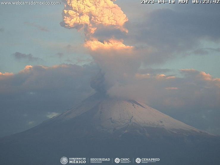 Popocatepetl Yanardağı’nda 24 saatte 12 patlama