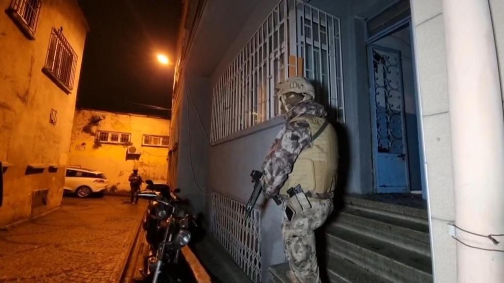 İstanbulda zehir tacirlerine şafak vakti operasyon