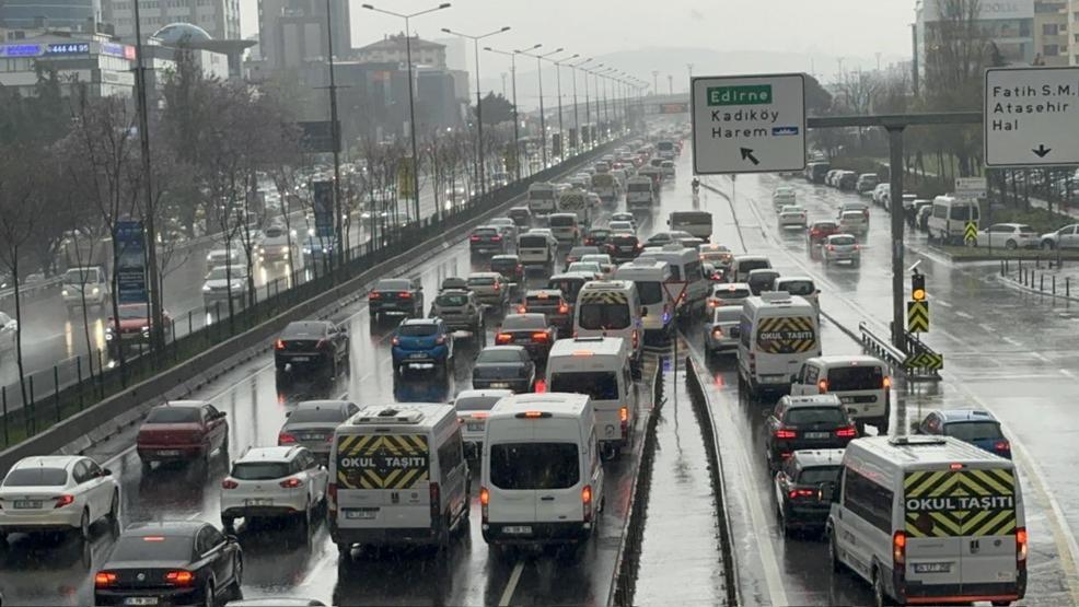 İstanbulda trafik yoğunluğu yüzde 83e ulaştı