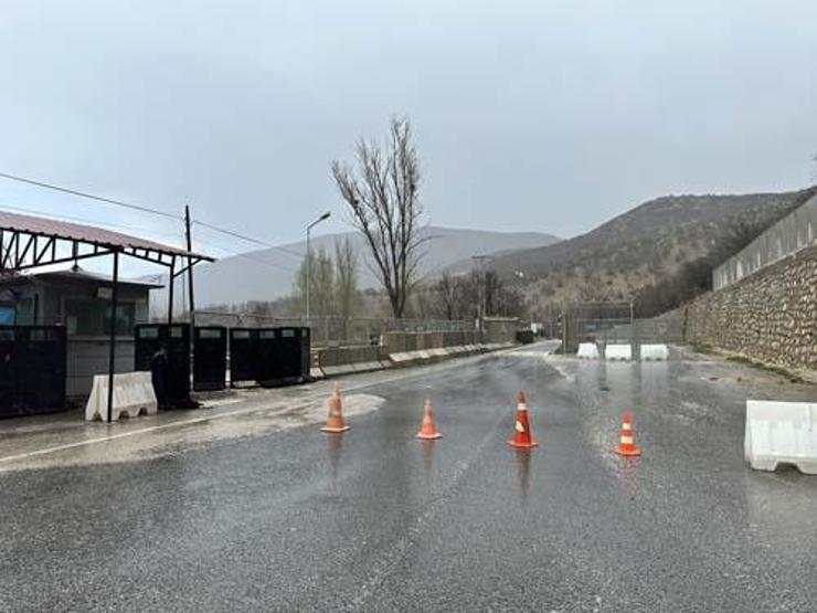Tunceli’de sağanak etkili oldu İşletmeler su altında kaldı, Ovacık yolu kapandı