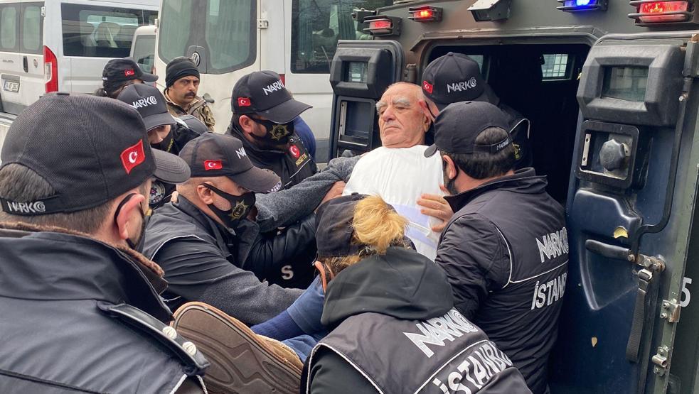 Türk Escobar’ın lüks villada ‘korku’ hayatı: Tekerlekli sandalyede ateşe hazır beklemiş