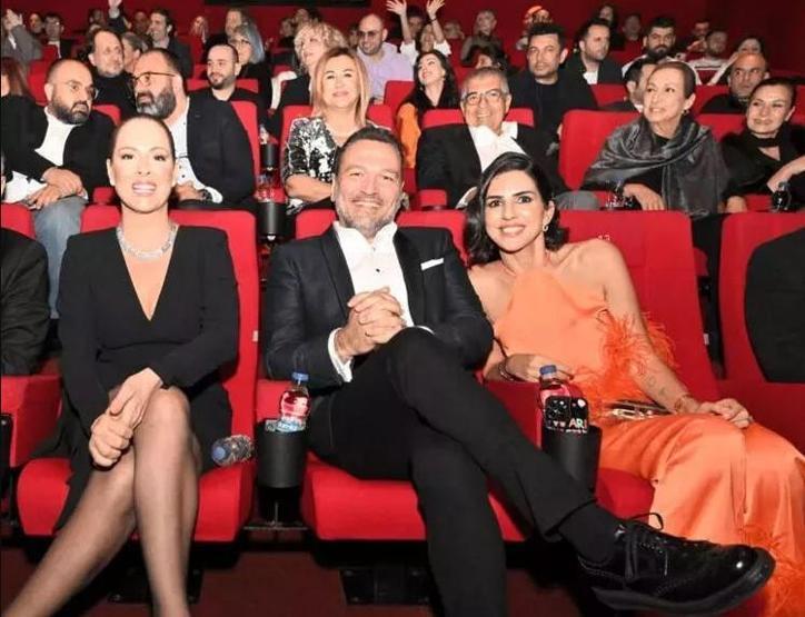 Ali Sunal, annesi Gül Sunal’ı şaşırttı: Bunu ben doğurmuş olamam