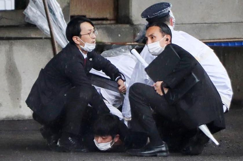 Son dakika:Japonya Başbakanı Kişidanın ziyaretinde patlama sesi