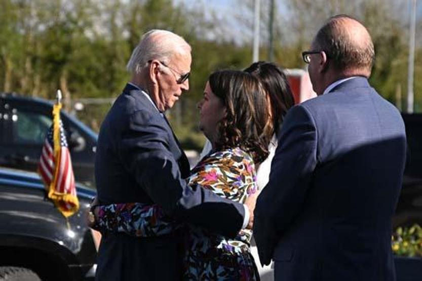 ABDnin konuştuğu tesadüf: Biden karşısında görünce gözyaşlarına boğuldu