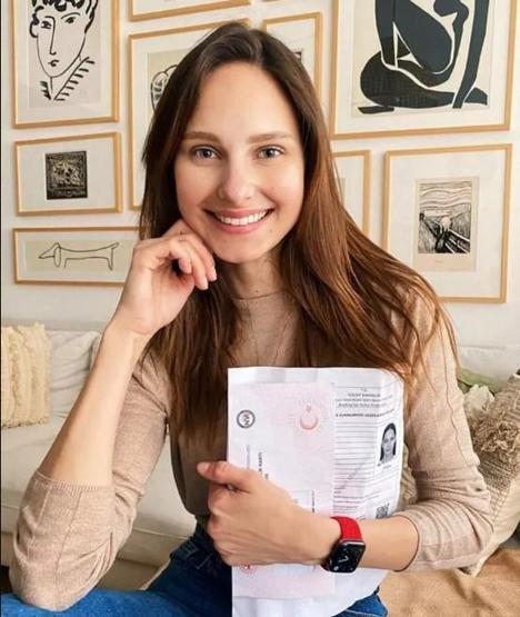 Jessica May yaşadığı ehliyet sorununu takipçileriyle paylaştı