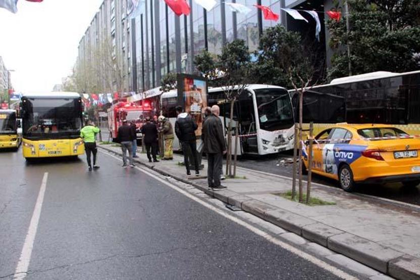 Şişlide servis minibüsü önce iki İETT otobüsüne ardından taksiye çarptı