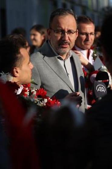 Bakan Kasapoğlu: Türkiye sporda altyapı devrimini gerçekleştirdi