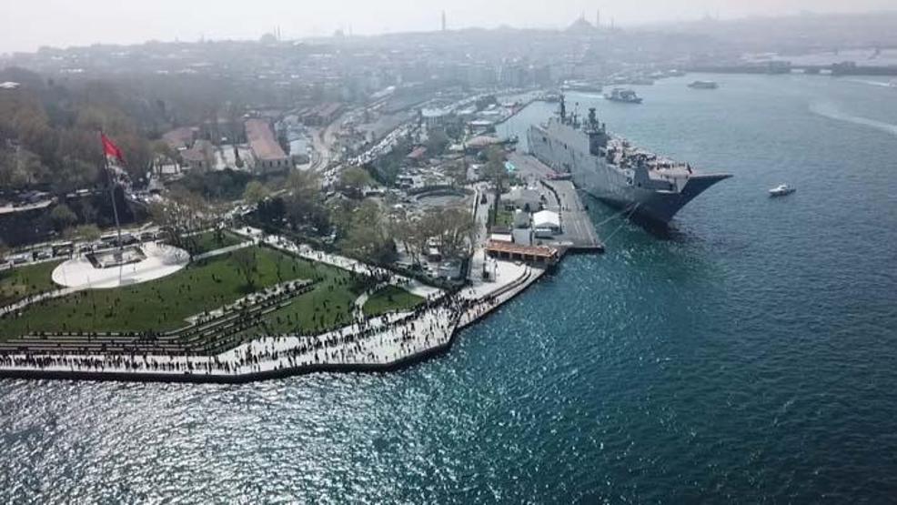 TCG Anadoluya yine ziyaretçi akını; Metrelerce kuyruk havadan görüntülendi