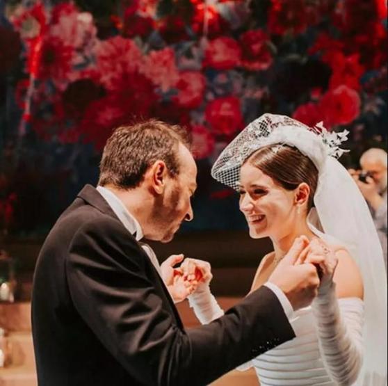 Hazal Kayadan eşi Ali Atayın doğum gününde aşk dolu paylaşım