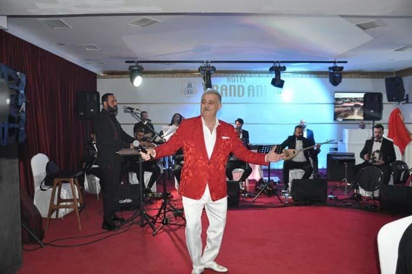 Ünlü isimler Karsta sahne aldı